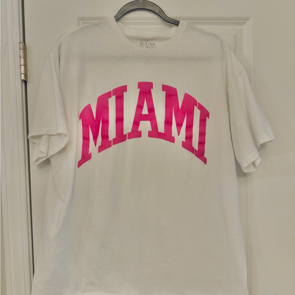 Miami Graphic Tee In Hot Pink On White Xl